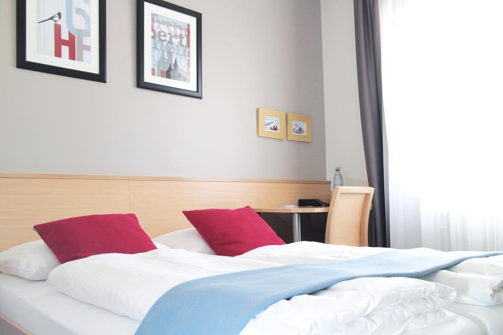 Hotel Friedrichstrasse Lampertheim Rum bild
